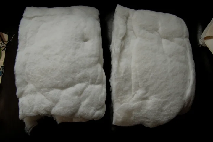 savvyhousekeeping recycling old pillow into throw pillows