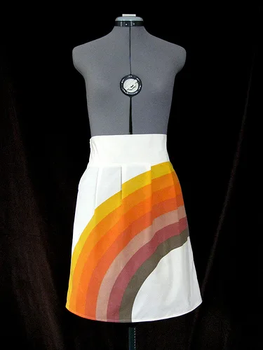 savvyhousekeeping skirt from 1970s pillowcase