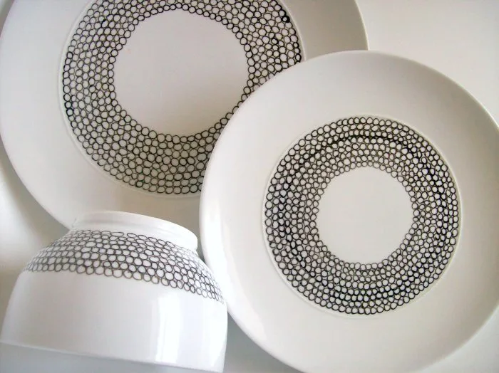 savvyhousekeeping change revamp china dishes using porcelain paint pen