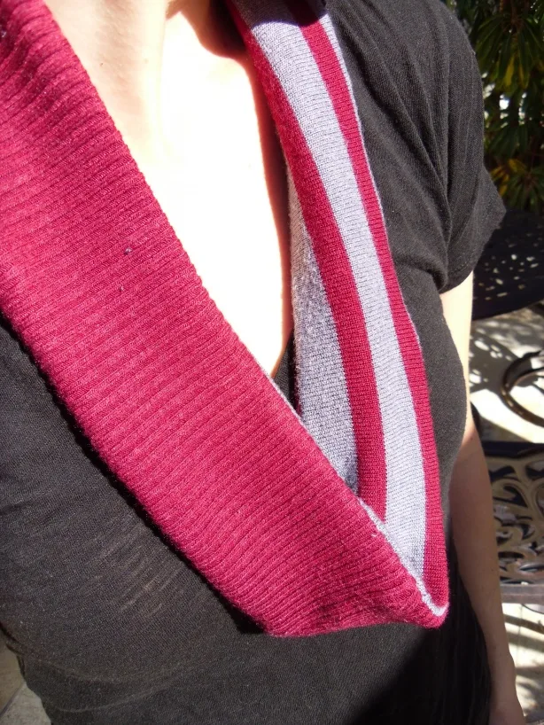 savvyhousekeeping refashion a sweater into an infinity scarf