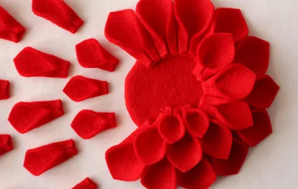 Savvy Housekeeping » DIY Felt Dahlia Flower Brooch