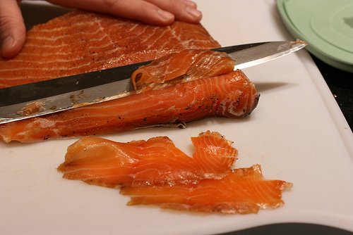 savvy housekeeping how to make lox how to make lox with hefty slider bags 500x334 savvy housekeeping how to make lox how to make lox with hefty slider bags 500x334