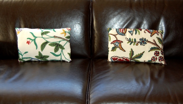 savvyhousekeeping recycling old pillow into throw pillows