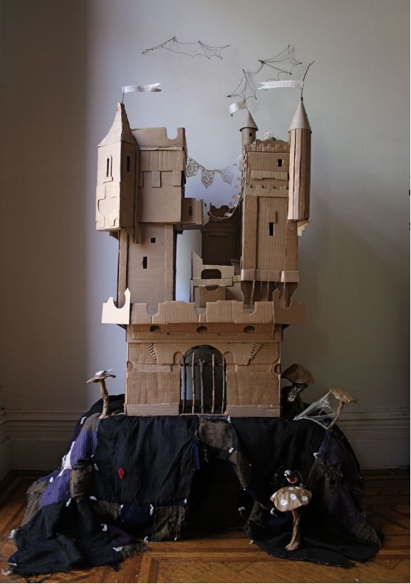 cardboard box castle savvyhousekeeping