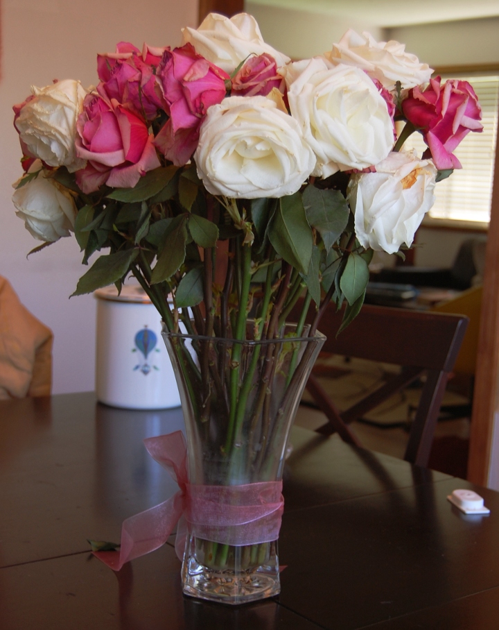 savvyhousekeeping turning valentine's day rose bouquet into rose water uses 