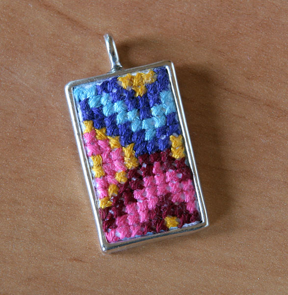 savvyhousekeeping make your own cross-stitch pendant