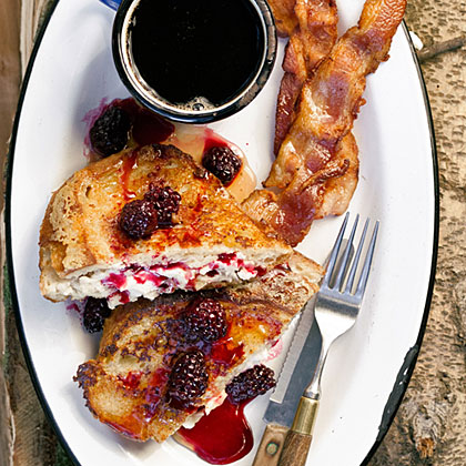 savvyhousekeeping 10 christmas breakfasts marscapone french toast blackberry