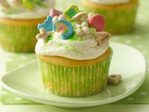 st-patricks-day-green-candy-cupcake